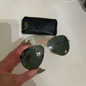 Ray Ban Aviator Green Lenses and Gold Frame